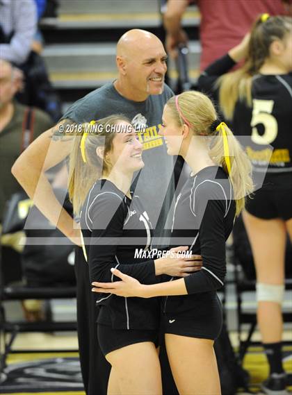 Thumbnail 2 in Los Alamitos @ Foothill (CIF State D1 Regional Semifinal) photogallery.