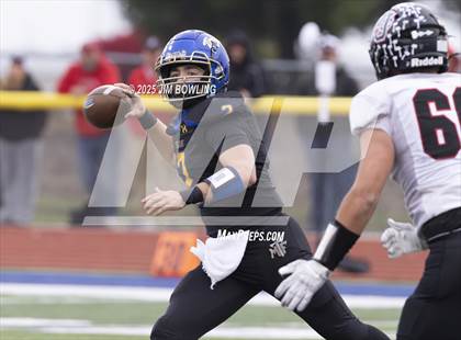 Thumbnail 3 in Maroa-Forsyth vs Johnston City (IHSA 2A Round 2) photogallery.