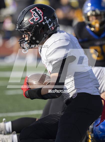 Thumbnail 1 in Maroa-Forsyth vs Johnston City (IHSA 2A Round 2) photogallery.