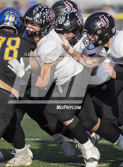 Thumbnail 2 in Maroa-Forsyth vs Johnston City (IHSA 2A Round 2) photogallery.