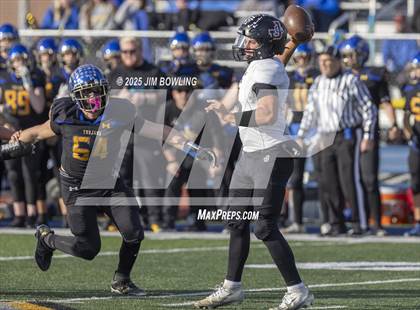 Thumbnail 2 in Maroa-Forsyth vs Johnston City (IHSA 2A Round 2) photogallery.