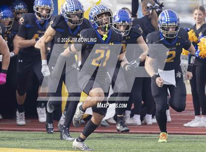 Thumbnail 2 in Maroa-Forsyth vs Johnston City (IHSA 2A Round 2) photogallery.