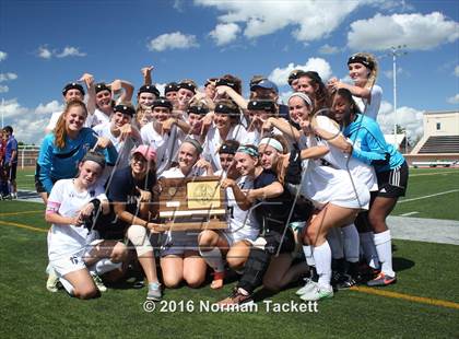 Thumbnail 3 in Aquinas vs Kapaun Mt Carmel (KSHSAA 5A Final) photogallery.