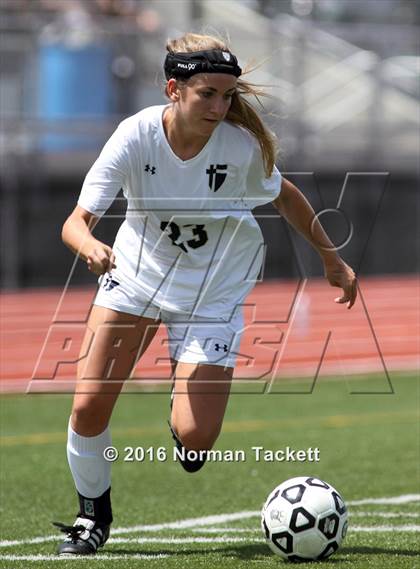 Thumbnail 3 in Aquinas vs Kapaun Mt Carmel (KSHSAA 5A Final) photogallery.