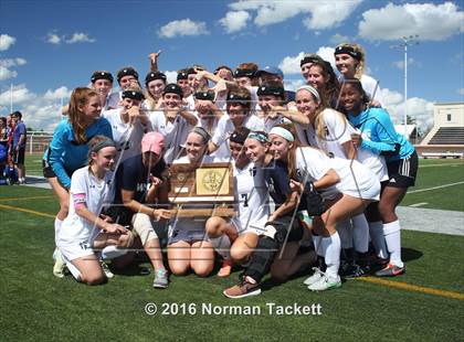 Thumbnail 2 in Aquinas vs Kapaun Mt Carmel (KSHSAA 5A Final) photogallery.