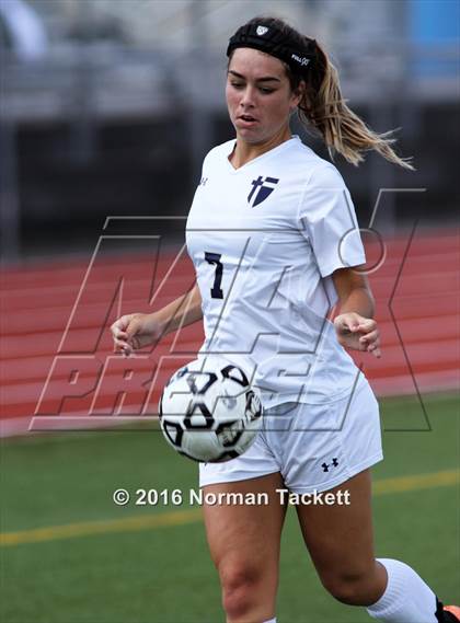 Thumbnail 2 in Aquinas vs Kapaun Mt Carmel (KSHSAA 5A Final) photogallery.
