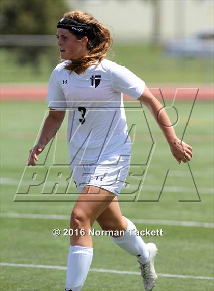 Thumbnail 1 in Aquinas vs Kapaun Mt Carmel (KSHSAA 5A Final) photogallery.