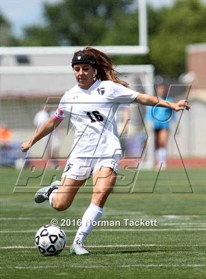 Thumbnail 3 in Aquinas vs Kapaun Mt Carmel (KSHSAA 5A Final) photogallery.