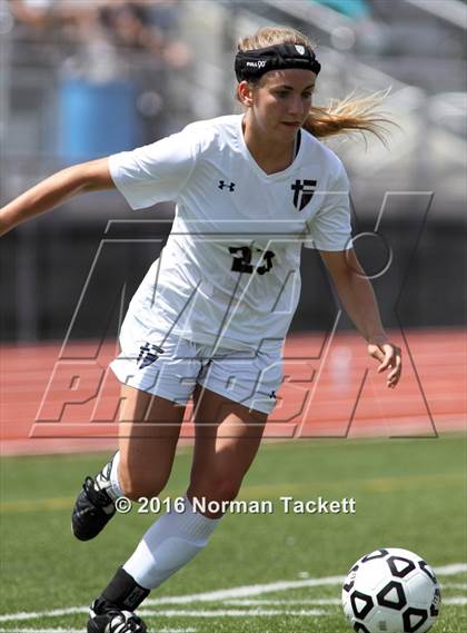 Thumbnail 1 in Aquinas vs Kapaun Mt Carmel (KSHSAA 5A Final) photogallery.