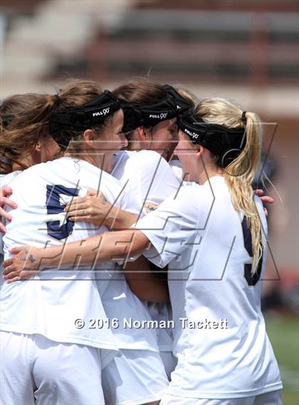 Thumbnail 1 in Aquinas vs Kapaun Mt Carmel (KSHSAA 5A Final) photogallery.