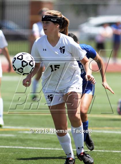 Thumbnail 2 in Aquinas vs Kapaun Mt Carmel (KSHSAA 5A Final) photogallery.