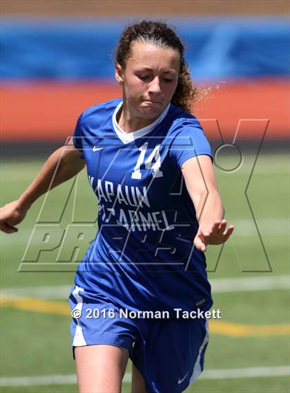 Thumbnail 3 in Aquinas vs Kapaun Mt Carmel (KSHSAA 5A Final) photogallery.