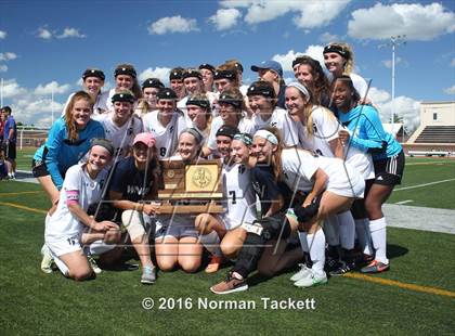 Thumbnail 1 in Aquinas vs Kapaun Mt Carmel (KSHSAA 5A Final) photogallery.