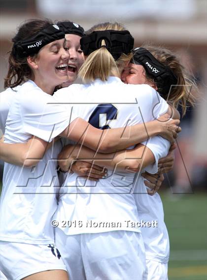Thumbnail 1 in Aquinas vs Kapaun Mt Carmel (KSHSAA 5A Final) photogallery.