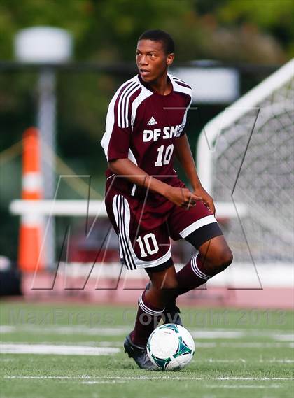 Thumbnail 1 in DeSmet Jesuit vs Belleville West (Gateway City Soccer Classic) photogallery.