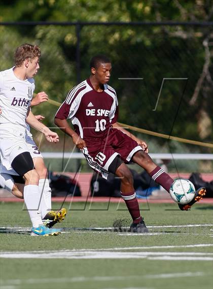 Thumbnail 3 in DeSmet Jesuit vs Belleville West (Gateway City Soccer Classic) photogallery.