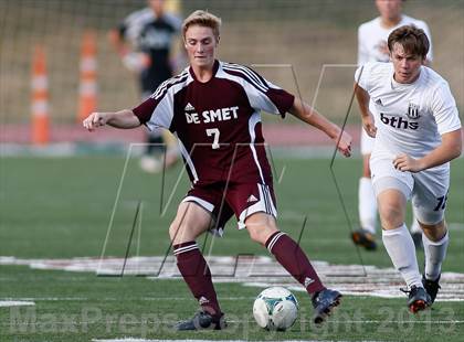 Thumbnail 1 in DeSmet Jesuit vs Belleville West (Gateway City Soccer Classic) photogallery.