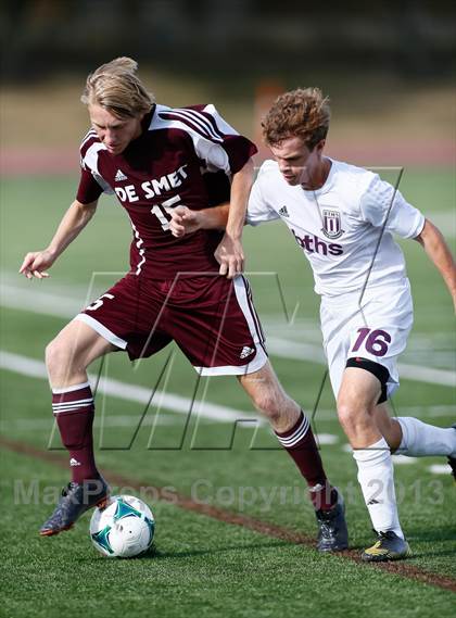 Thumbnail 2 in DeSmet Jesuit vs Belleville West (Gateway City Soccer Classic) photogallery.