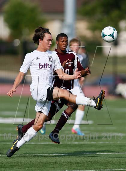 Thumbnail 3 in DeSmet Jesuit vs Belleville West (Gateway City Soccer Classic) photogallery.