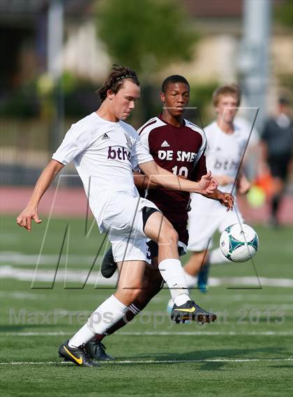 Thumbnail 2 in DeSmet Jesuit vs Belleville West (Gateway City Soccer Classic) photogallery.