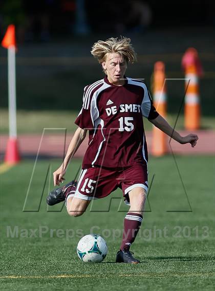 Thumbnail 3 in DeSmet Jesuit vs Belleville West (Gateway City Soccer Classic) photogallery.