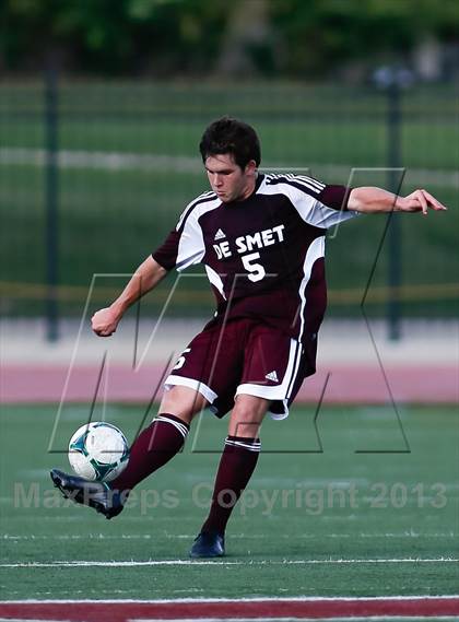 Thumbnail 2 in DeSmet Jesuit vs Belleville West (Gateway City Soccer Classic) photogallery.