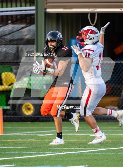 Thumbnail 2 in Stoughton vs. Milford photogallery.