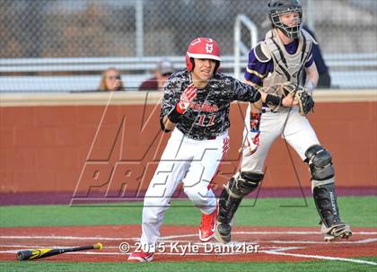 Thumbnail 3 in Mineral Wells vs Alvarado (Bowie Invitational) photogallery.