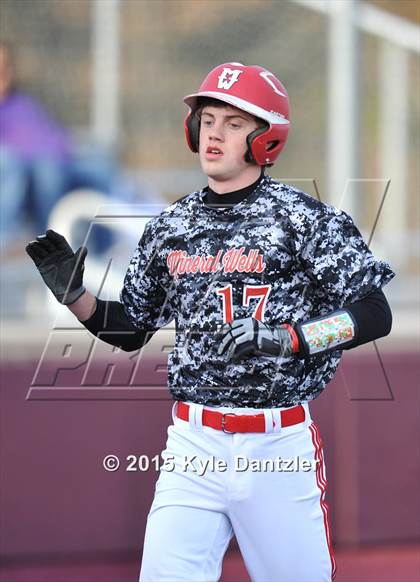 Thumbnail 2 in Mineral Wells vs Alvarado (Bowie Invitational) photogallery.
