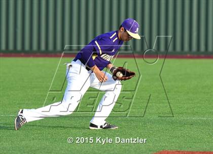 Thumbnail 1 in Mineral Wells vs Alvarado (Bowie Invitational) photogallery.