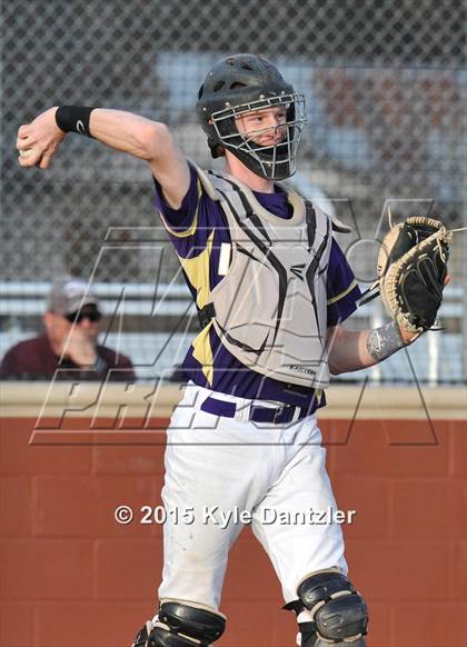 Thumbnail 2 in Mineral Wells vs Alvarado (Bowie Invitational) photogallery.