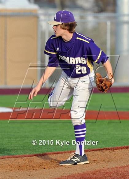 Thumbnail 3 in Mineral Wells vs Alvarado (Bowie Invitational) photogallery.