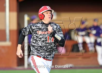 Thumbnail 2 in Mineral Wells vs Alvarado (Bowie Invitational) photogallery.