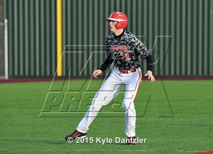 Thumbnail 3 in Mineral Wells vs Alvarado (Bowie Invitational) photogallery.