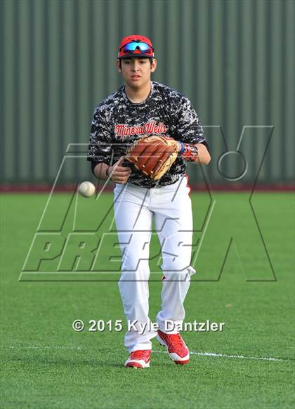 Thumbnail 2 in Mineral Wells vs Alvarado (Bowie Invitational) photogallery.