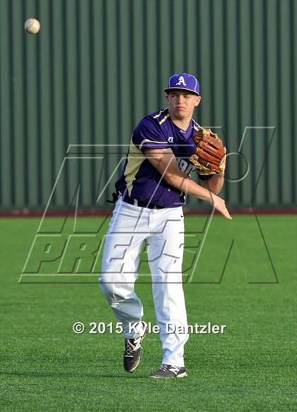 Thumbnail 2 in Mineral Wells vs Alvarado (Bowie Invitational) photogallery.