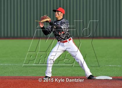 Thumbnail 3 in Mineral Wells vs Alvarado (Bowie Invitational) photogallery.