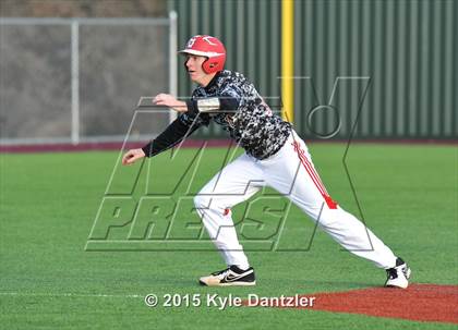 Thumbnail 2 in Mineral Wells vs Alvarado (Bowie Invitational) photogallery.