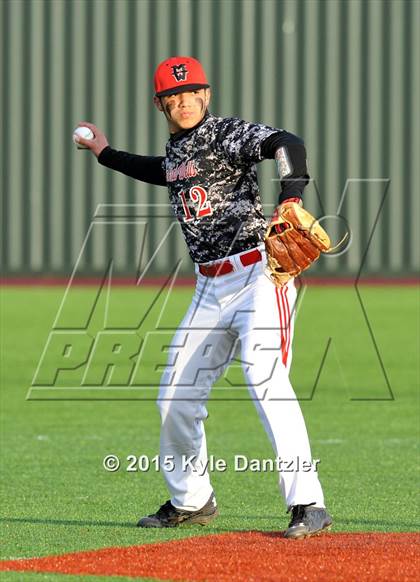 Thumbnail 2 in Mineral Wells vs Alvarado (Bowie Invitational) photogallery.