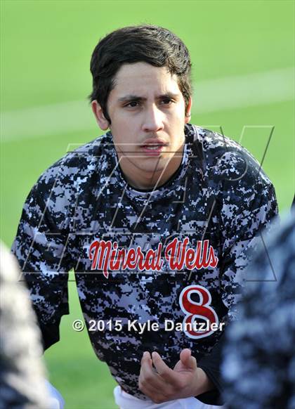 Thumbnail 3 in Mineral Wells vs Alvarado (Bowie Invitational) photogallery.