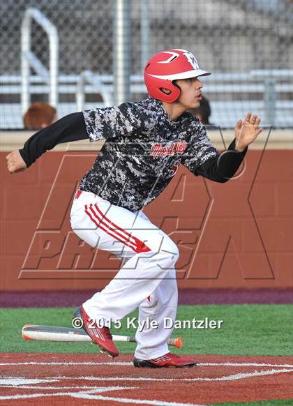 Thumbnail 2 in Mineral Wells vs Alvarado (Bowie Invitational) photogallery.