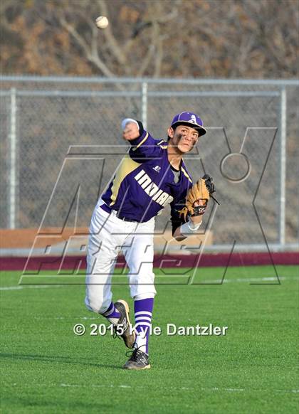 Thumbnail 3 in Mineral Wells vs Alvarado (Bowie Invitational) photogallery.