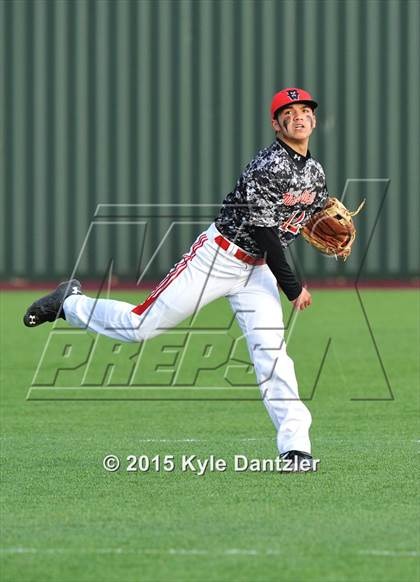 Thumbnail 2 in Mineral Wells vs Alvarado (Bowie Invitational) photogallery.