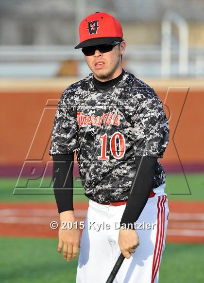 Thumbnail 3 in Mineral Wells vs Alvarado (Bowie Invitational) photogallery.