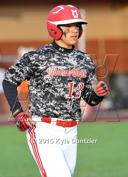 Thumbnail 2 in Mineral Wells vs Alvarado (Bowie Invitational) photogallery.