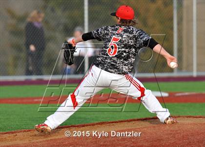 Thumbnail 3 in Mineral Wells vs Alvarado (Bowie Invitational) photogallery.