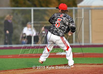 Thumbnail 2 in Mineral Wells vs Alvarado (Bowie Invitational) photogallery.