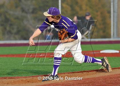 Thumbnail 1 in Mineral Wells vs Alvarado (Bowie Invitational) photogallery.