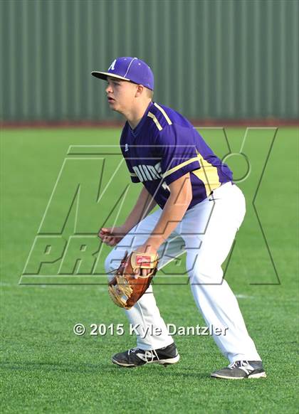 Thumbnail 3 in Mineral Wells vs Alvarado (Bowie Invitational) photogallery.