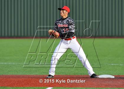 Thumbnail 2 in Mineral Wells vs Alvarado (Bowie Invitational) photogallery.